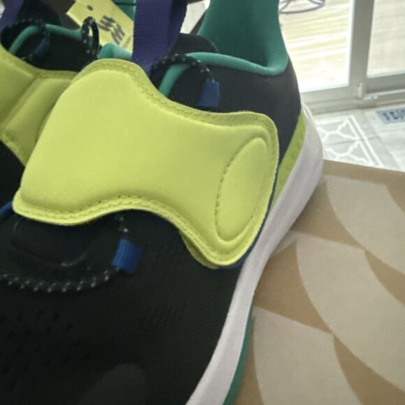 All In Motion Fallon Sneakers Black/Green/ Purple Kids Size 4 NWT - Picture 11 of 12